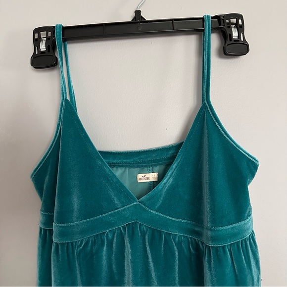 Green Velvet Hollister Tank Top - Picture 2 of 4
